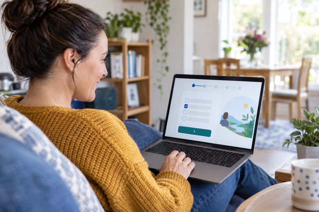 wpoman with laptop